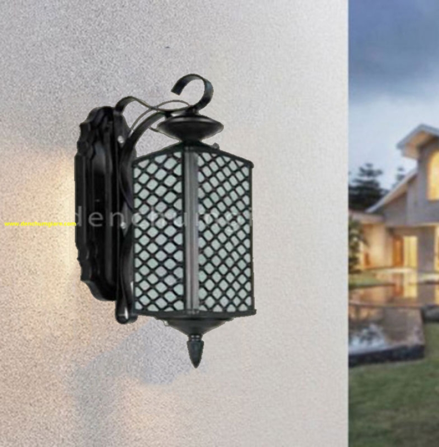 Đèn tường ngoài trời NVT 269B